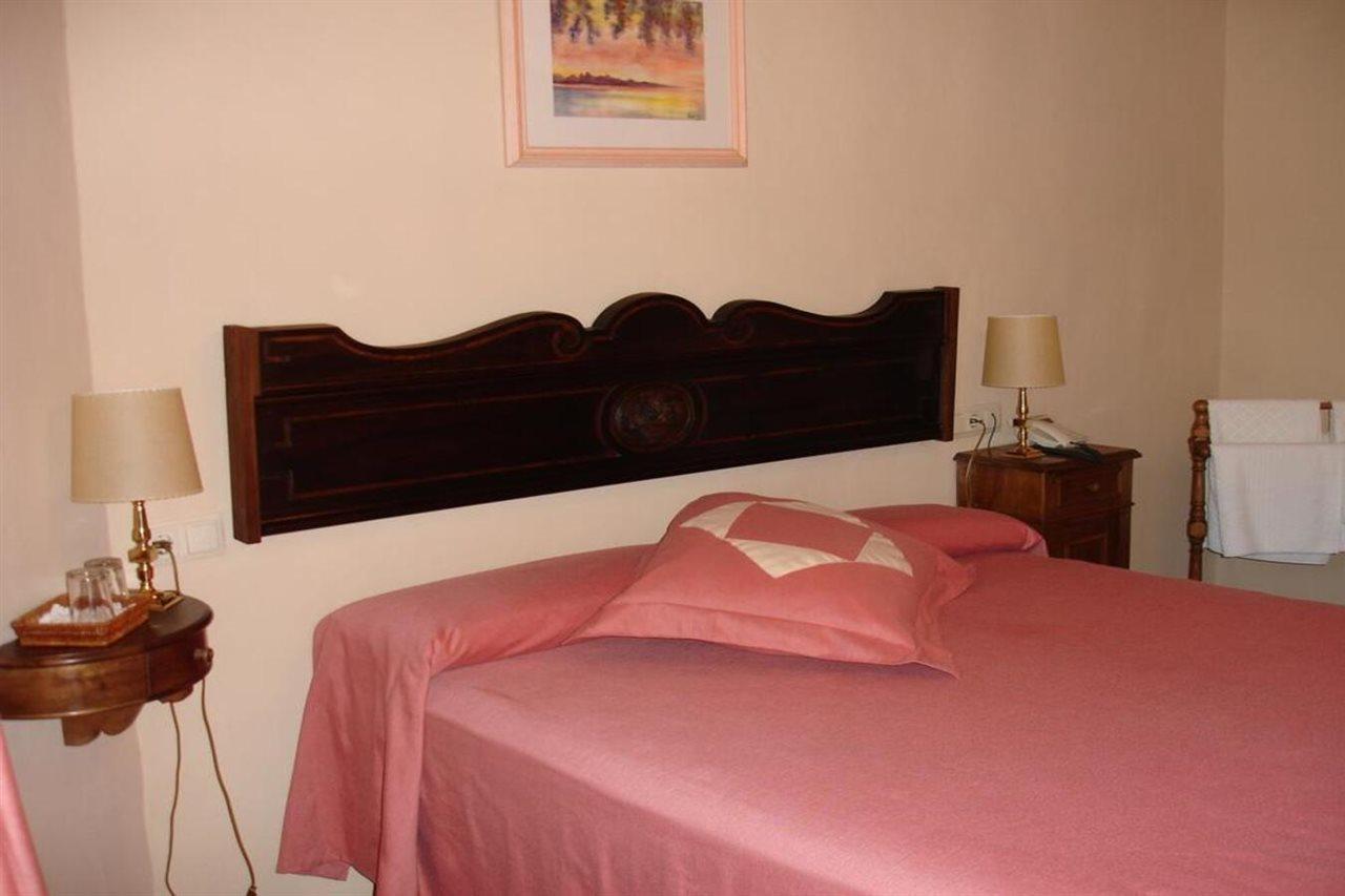 Hotel Sant Feliu Sant Feliu de Boada Exteriör bild