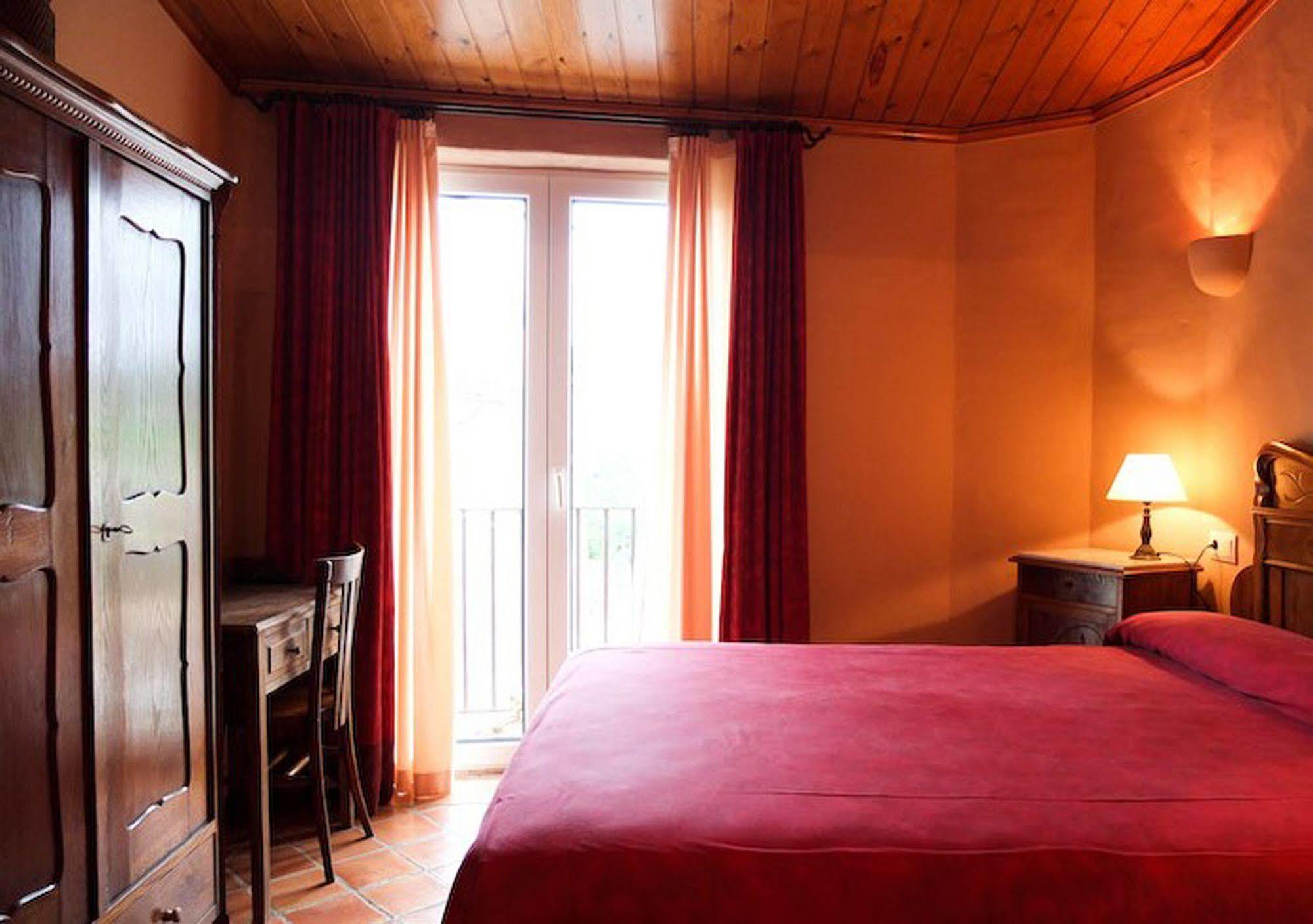 Hotel Sant Feliu Sant Feliu de Boada Exteriör bild